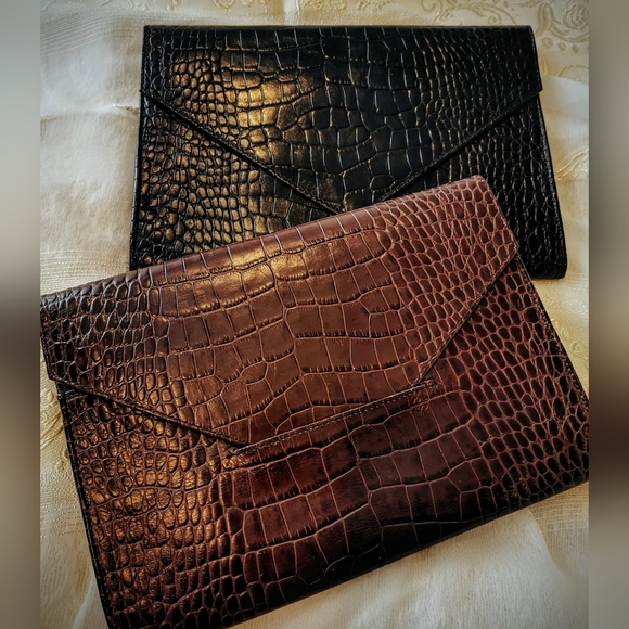 Vintage Danier brown leather minimalist clutch, embossed snakeskin pattern purse - Picture 7 of 7